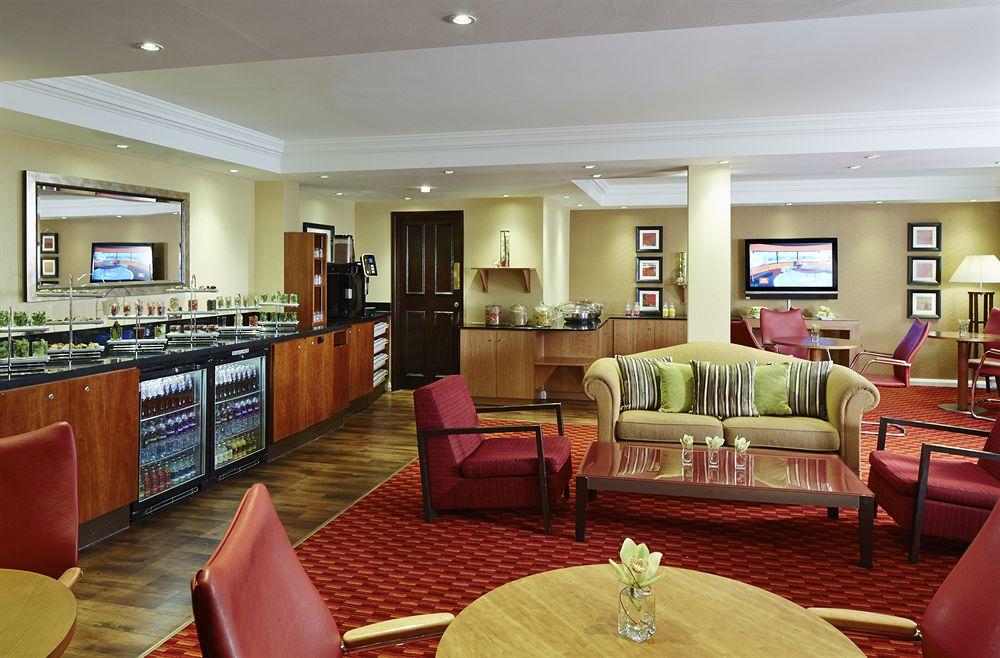 Delta Hotels By Marriott Heathrow Γουίνσδορ Εξωτερικό φωτογραφία